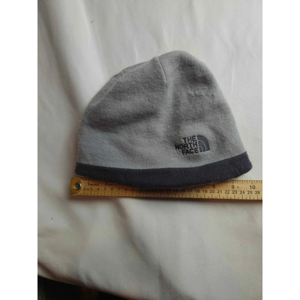 The North Face Reversible Beanie Hat Grey Knit Logo Skull Cap Mens Womens